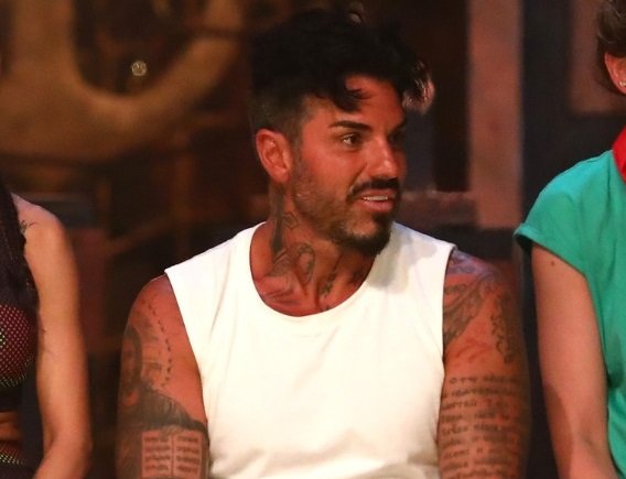 Миска попари Джизъса в Сървайвър