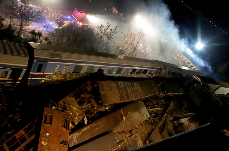 АД В ГЪРЦИЯ! Тежка влакова катастрофа, десетки загинали, над 80 са ранени (СНИМКИ/ВИДЕО)