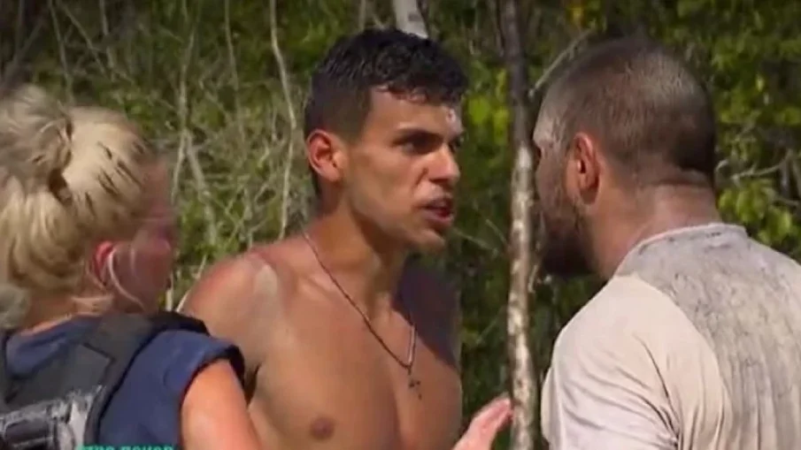 Бой помрачи настроението в Сървайвър