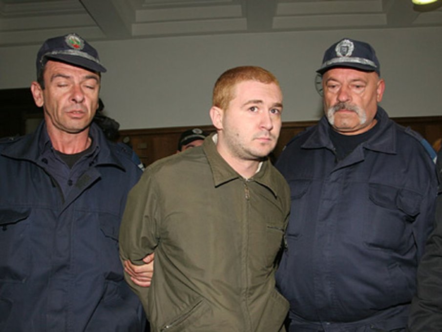 СЛЕД 12 ГОДИНИ: Двойният убиец от Соло“ пристигна в България - закараха го директно в пандиза