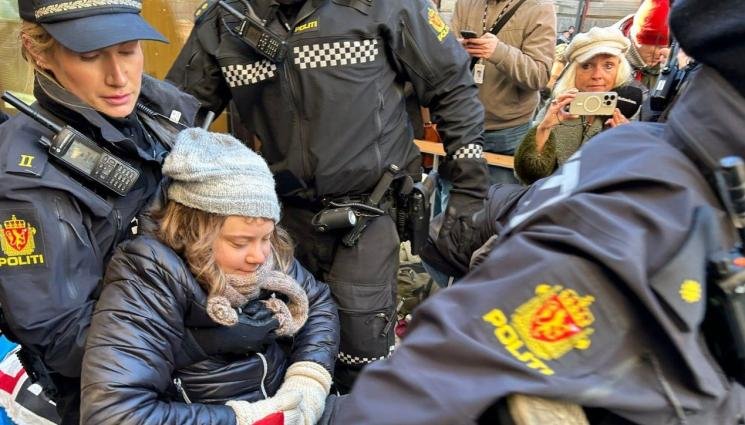 Арестуваха Грета Тунберг по време на протест в Осло (ВИДЕО)