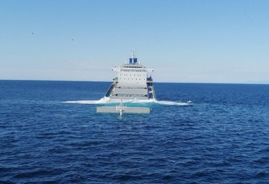 Китайски кораб потъна край руския остров Сахалин (СНИМКИ)