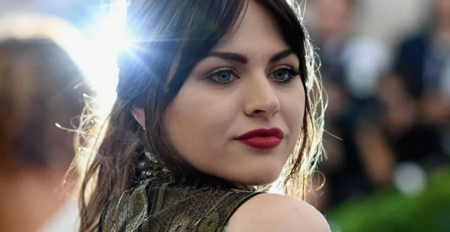 Дъщерята на Кърт Кобейн пръсна милионите на баща си за наркотици и алкохол