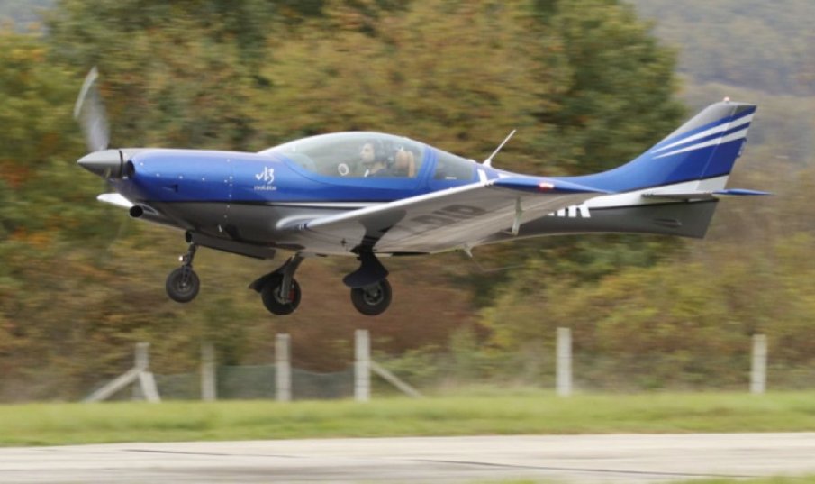 Наши пилоти ще опишат териториалните граници на България