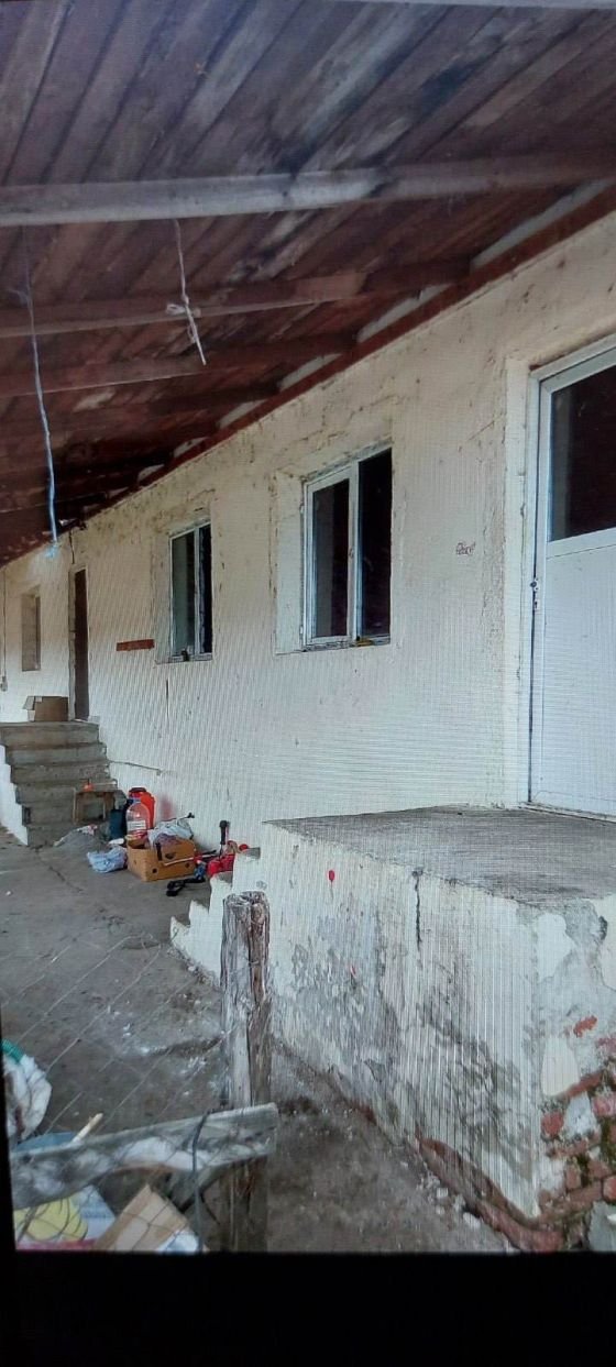 Разбиха депо за трафик на хора в карнобатското село Сърнево, спипаха и шестима мигранти (ВИДЕО)