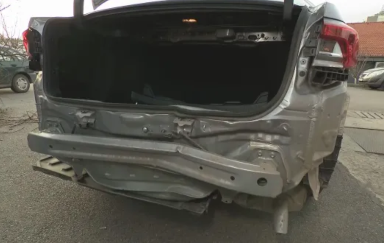 Пиян помля няколко коли и продължи по пътя си