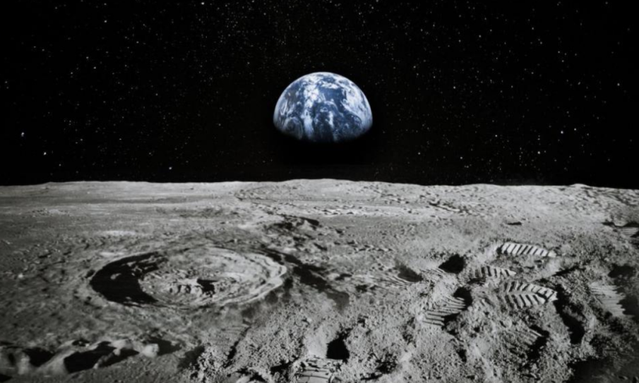 Индийски учени откриха вода на Луната