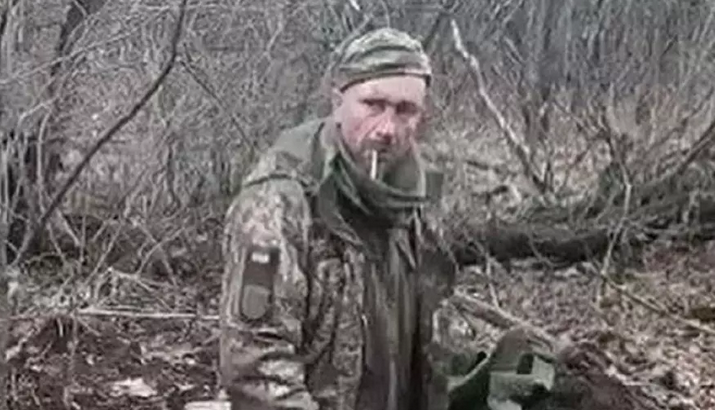 Защо руснаците демонстративно екзекутираха украински войник (ВИДЕО 18+)