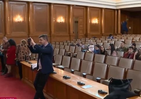 Ден на отворените врати и изложба в Народното събрание