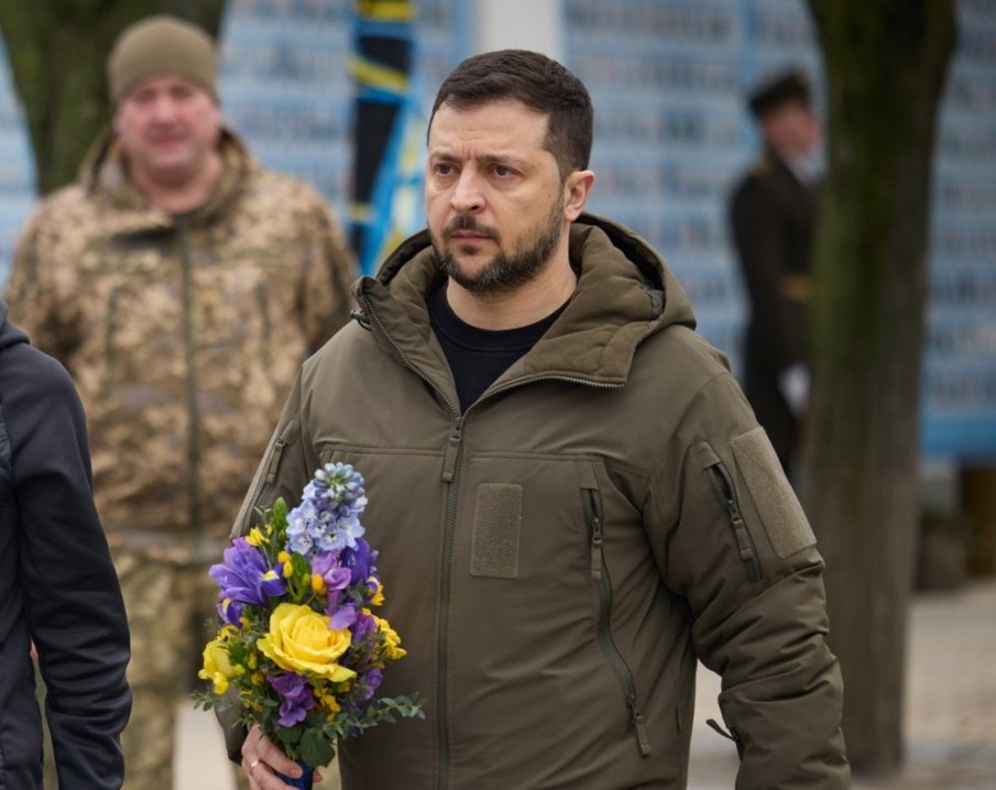 Зеленски към японския премиер: Украйна очаква диалог от Китай