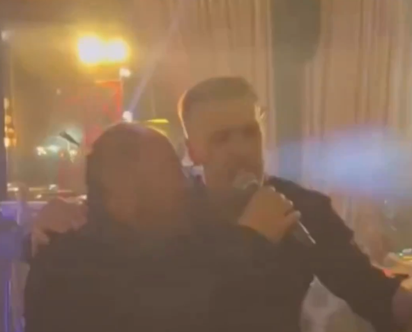 ЗА ЗАГРЯВКА: Кръстаич запя с Миле Китич (ВИДЕО)