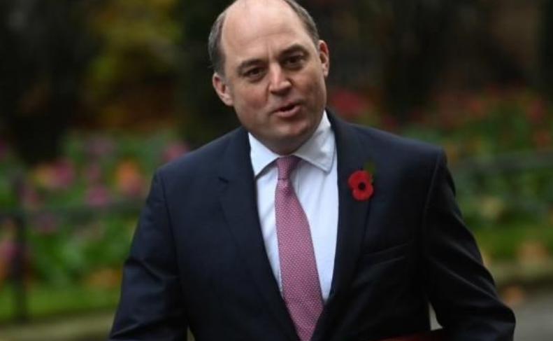 Лондон: Москва да зачита международното въздушно пространство