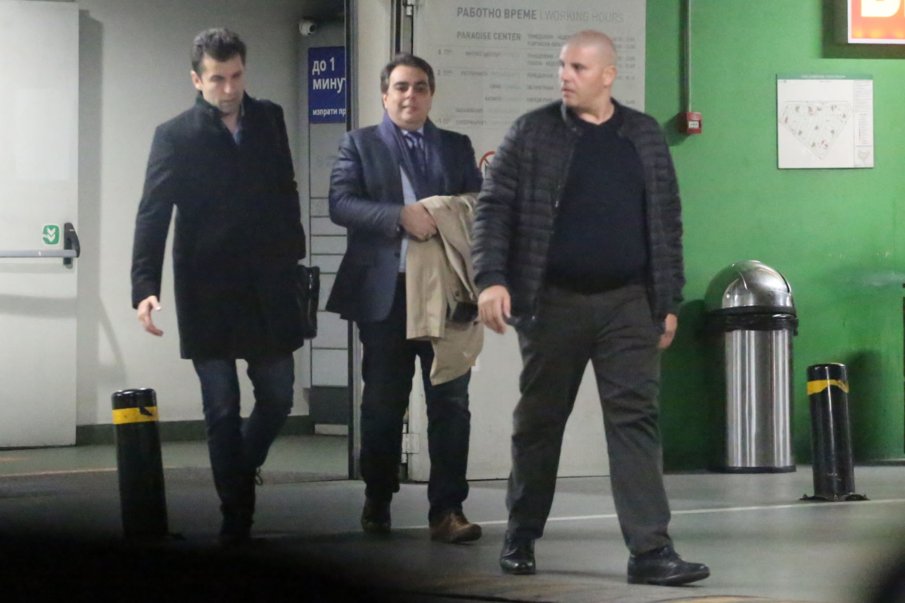 СКАНДАЛ В ПИК: Вижте как Кирил и Асен осуетиха еврото