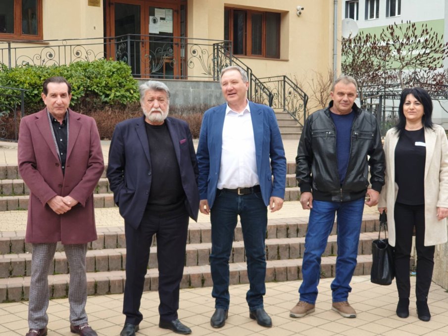 В село Дряново към Вежди Рашидов: Ти си най-добрият човек (СНИМКИ)