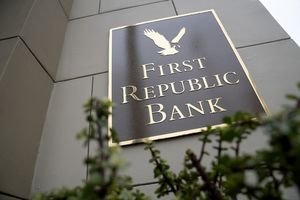11 американски банки наливат 30 милиарда долара в банка Фърст репъблик