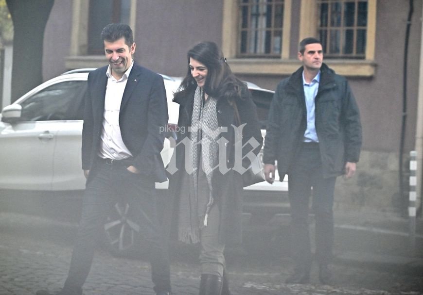 ЕКСКЛУЗИВНО В ПИК! ДРАМА в ПП - ДБ: Христо Иванов, Лорер и Асен Василев поискали от Кирил Петков да замрази Лена Бориславова. Линда Петкова плаши, че си заминава в Канада