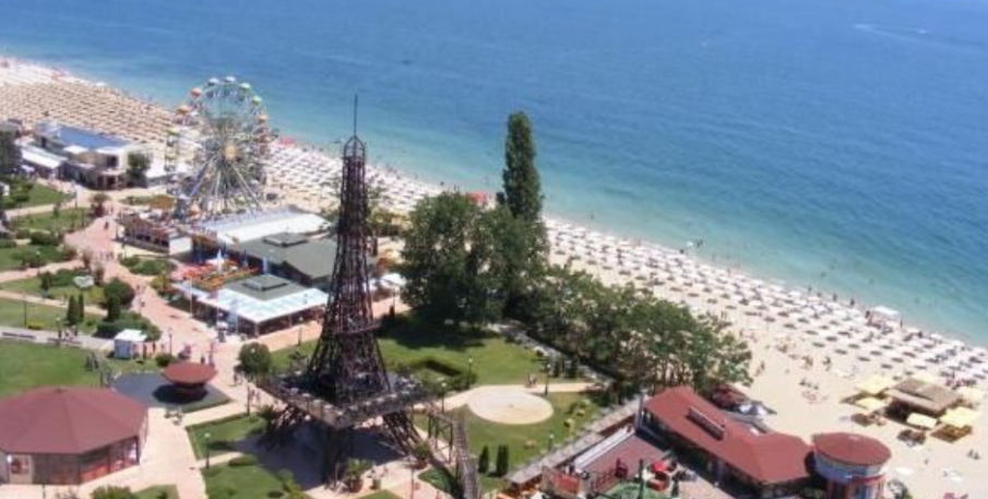 Кметът на Варна: На Златни пясъци има над 300 незаконни обекта