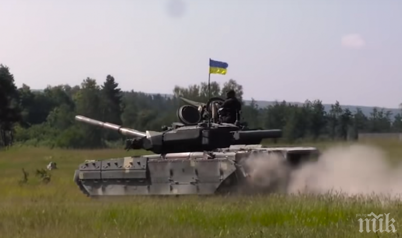 Боец от Бахмут успя да стигне навреме за сватбата си с танк (СНИМКИ)