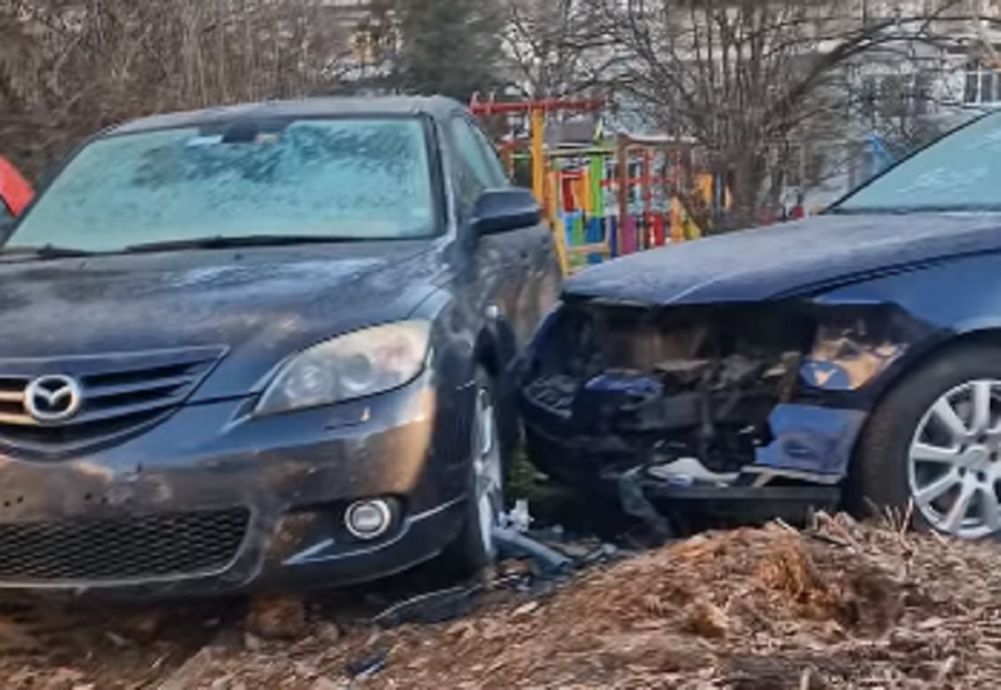 Жена зад волана сътвори страшен погром в столичния квартал Младост (ВИДЕО)