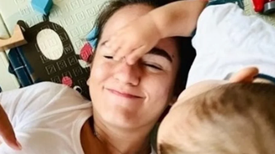 Вижте какво яде внучето на Гълъб Донев (ВИДЕО)