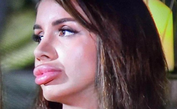 Джукестата Габи от Ергенът с нова гореща обява, кръсти се Дебора и иска 350 лева на час (18+)