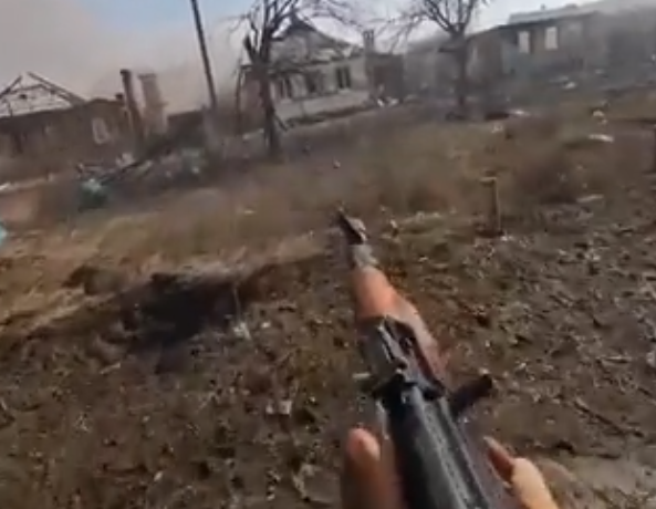 Украински войник показа как изглежда Call of Duty на истинския фронт (ВИДЕО)