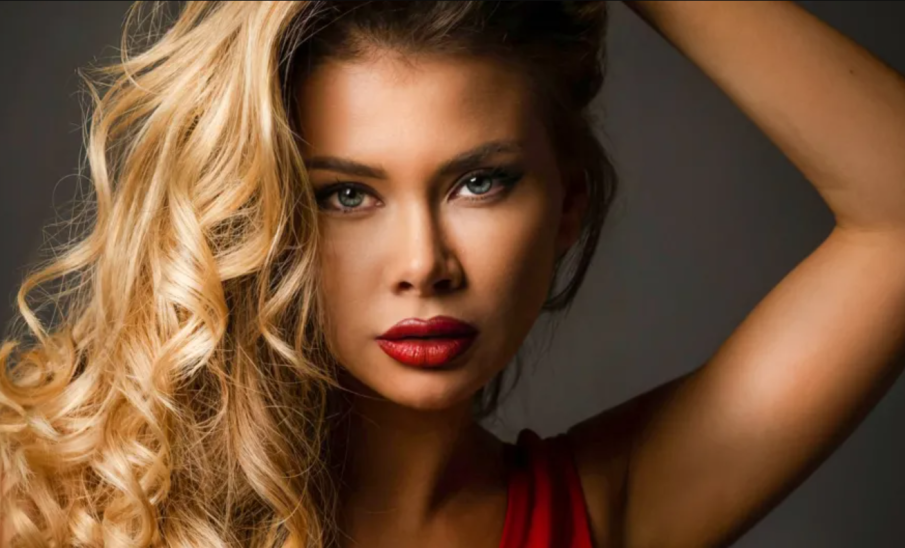 Лъснаха имена на известни любовници на Кристина от Ергенът