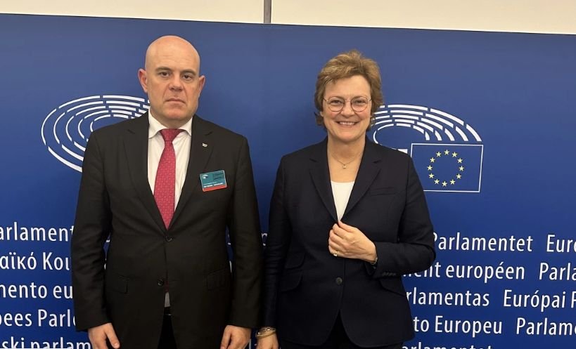 Гешев в Брюксел за противодействие на зловредното руско влияние