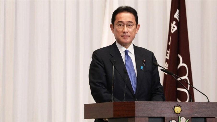 Премиерът на Япония с изненадваща визита в Киев