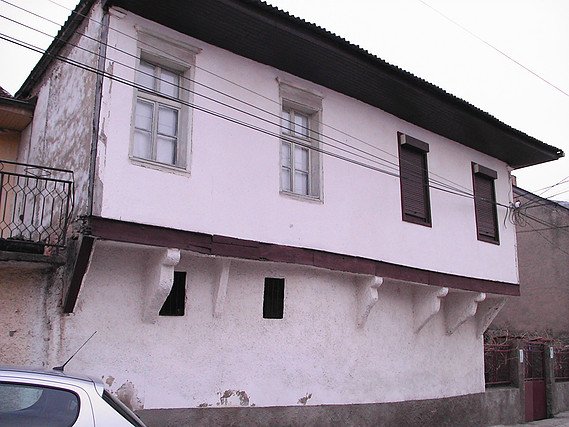 Къщата на Димитър Талев в Прилеп се руши, държавата нехае - не иска да даде 200 000 лв.