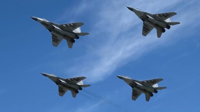 Словакия изпрати четири самолета МиГ-29 на Украйна