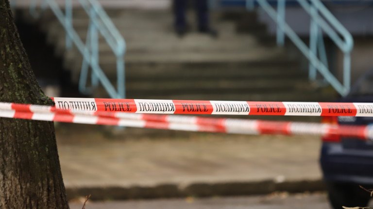 КОШМАРЪТ ПРОДЪЛЖАВА: Нови бомбени заплахи в 37 училища в София и Бургас