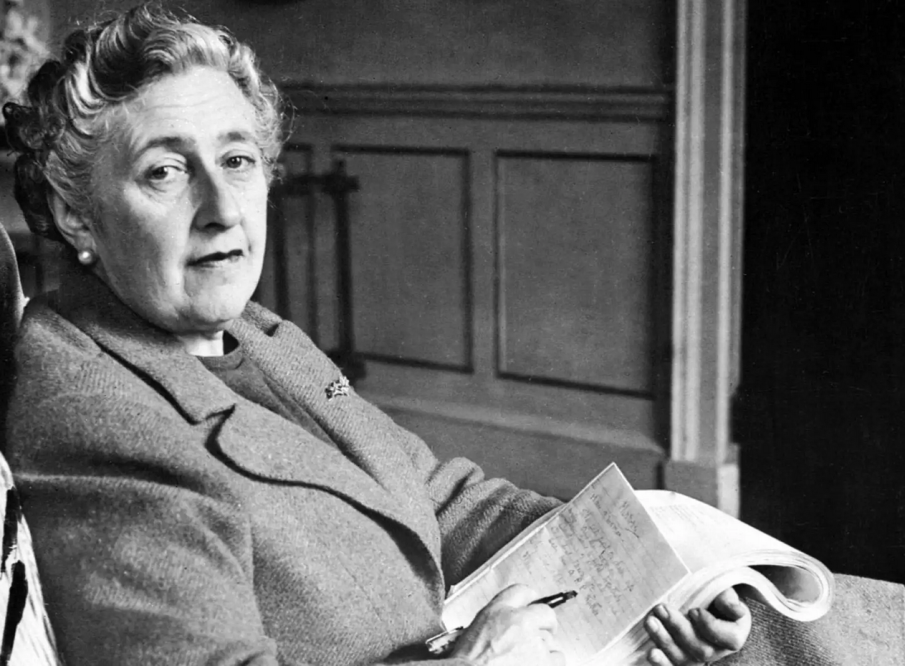 Издатели орязаха Агата Кристи, премахнаха обидни пасажи”