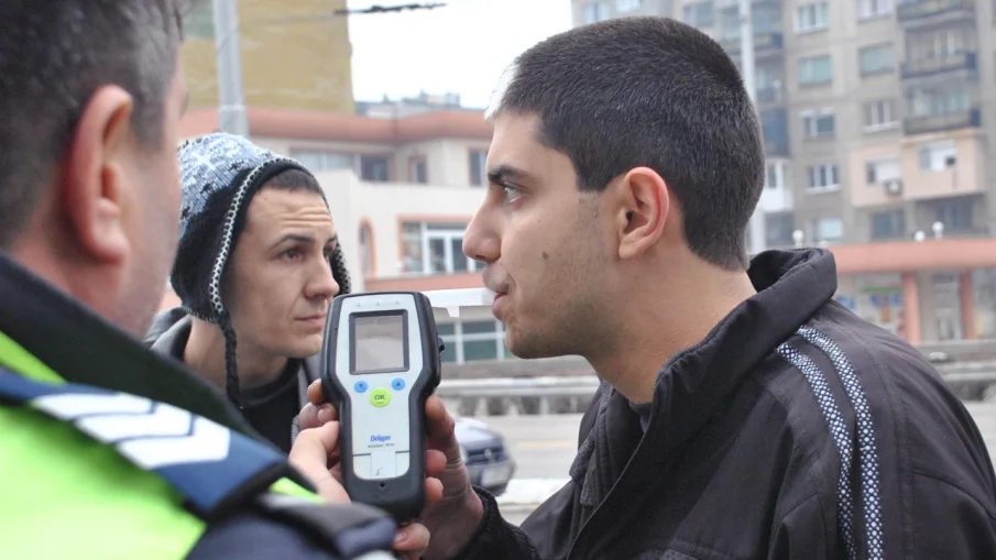 Пипнаха пиян шофьор край Руен