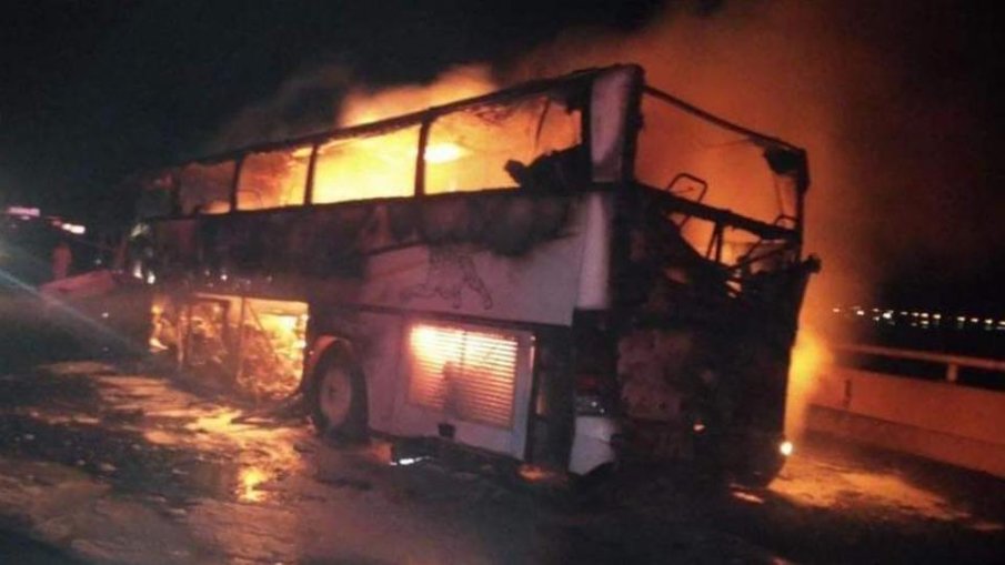 ТРАГЕДИЯ: 20 загинаха при жестока катастрофа с автобус с поклонници в Саудитска Арабия (ВИДЕО)