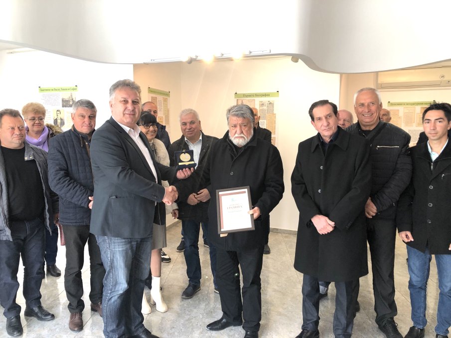 Вежди Рашидов в Карлово: Време е за победа! (СНИМКИ)