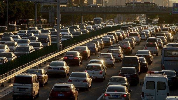 ГОРЕЩИ ДАННИ ЗА ТРАФИКА В БЪЛГАРИЯ КЪМ 17.00 ЧАСА: За Радево пътуват 34%, за Банкя - 22,5%, за Деляново - 10%, за Петрохан - 10,7% (ГРАФИКА/ НА ЖИВО)