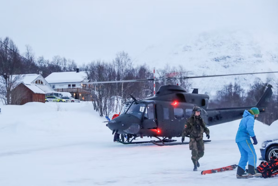 Лавини отнеха живота на четирима души в Норвегия