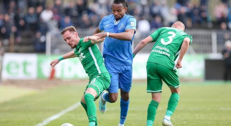 Нови проблеми за Левски и Мъри Стоилов