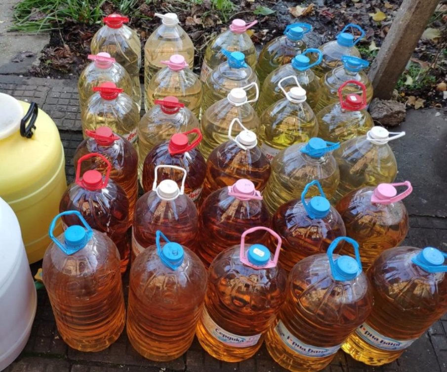 Иззеха над 2 тона контрабанден алкохол