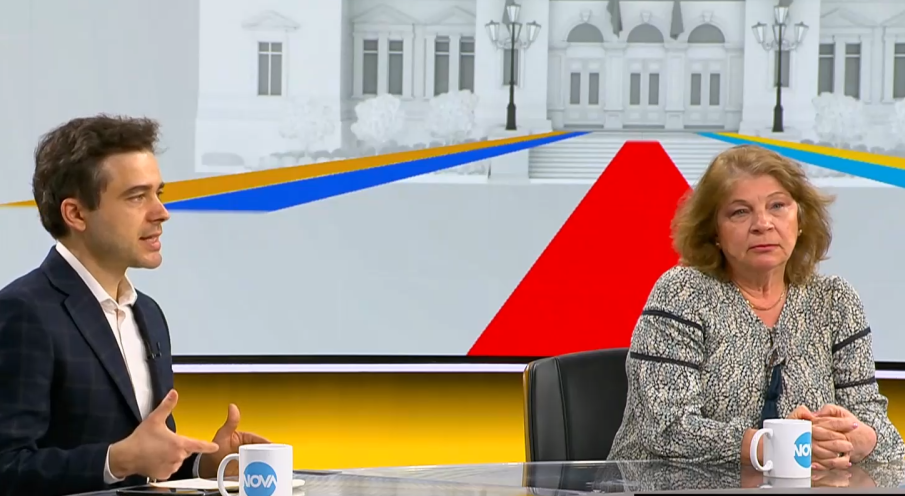 ЕКСПЕРТИ: Защо се стигна до хаос и забавяне при предаването на изборните протоколи