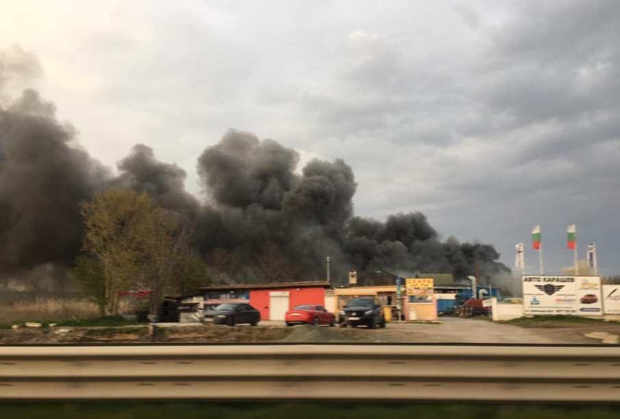 Пожар в Индустриалната зона в Бургас