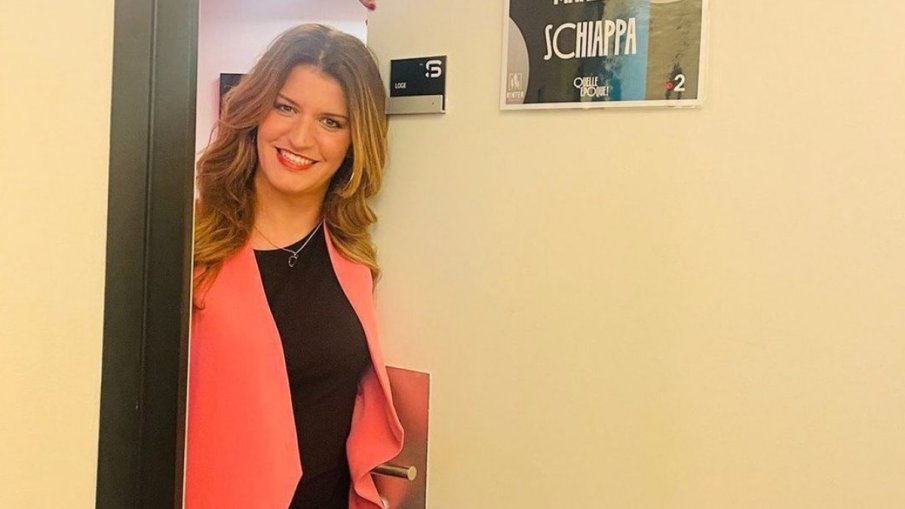 ФРАНЦИЯ Е В ПОТРЕС: Министърка се снима за еротично списание (СНИМКИ)