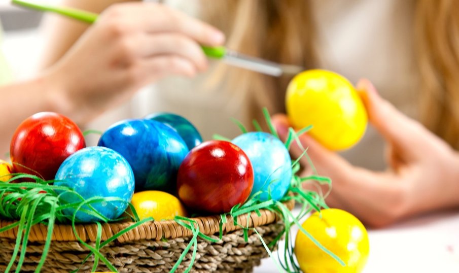 ВЕЛИКДЕНСКА ИДЕЯ: Боя за яйца с натурални продукти