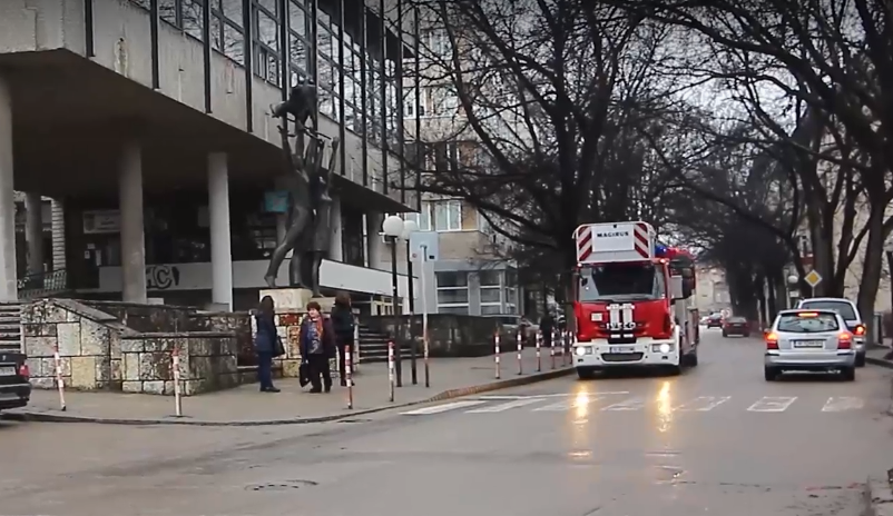 След повече от 24 часа: Потушен е огромният пожар край Силистра