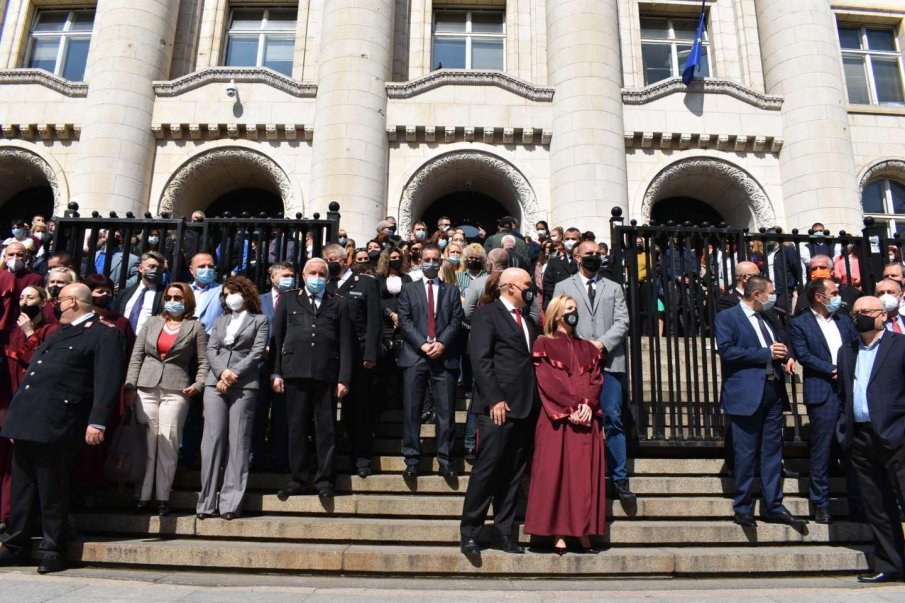 Иван Гешев в обръщение: Борбата с мафията е в разруха (СНИМКИ/ВИДЕО)