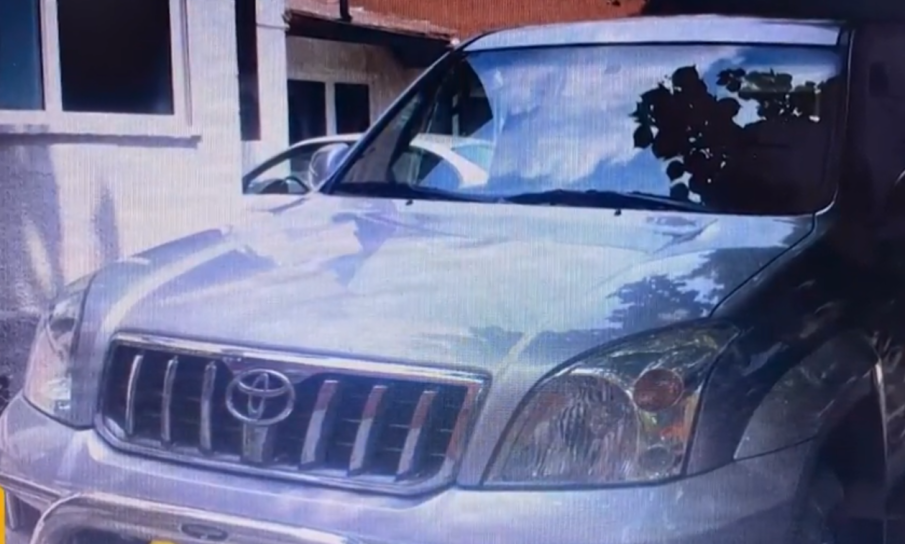 АЛО, ДЕМЕРДЖИЕВ! Полицаи карат джип, иззет преди 14 години от МВР