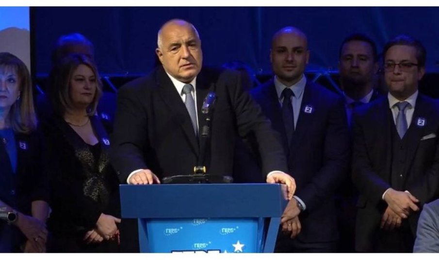 Бойко Борисов смята да ни натресе Истанбулската конвенция, защото е зависим от американския посланик. Ще се мазни на идиотите, които го арестуваха...