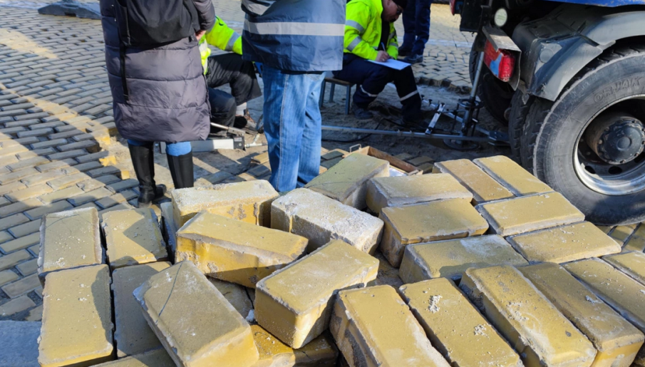 Задават се тапи в София, започват пренареждането на жълтите павета