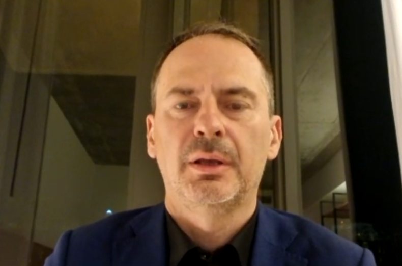 Криещият се в чужбина Христо Грозев: Задочно да бъда арестуван е точно толкова ефективно, колкото да бъда задочно отровен